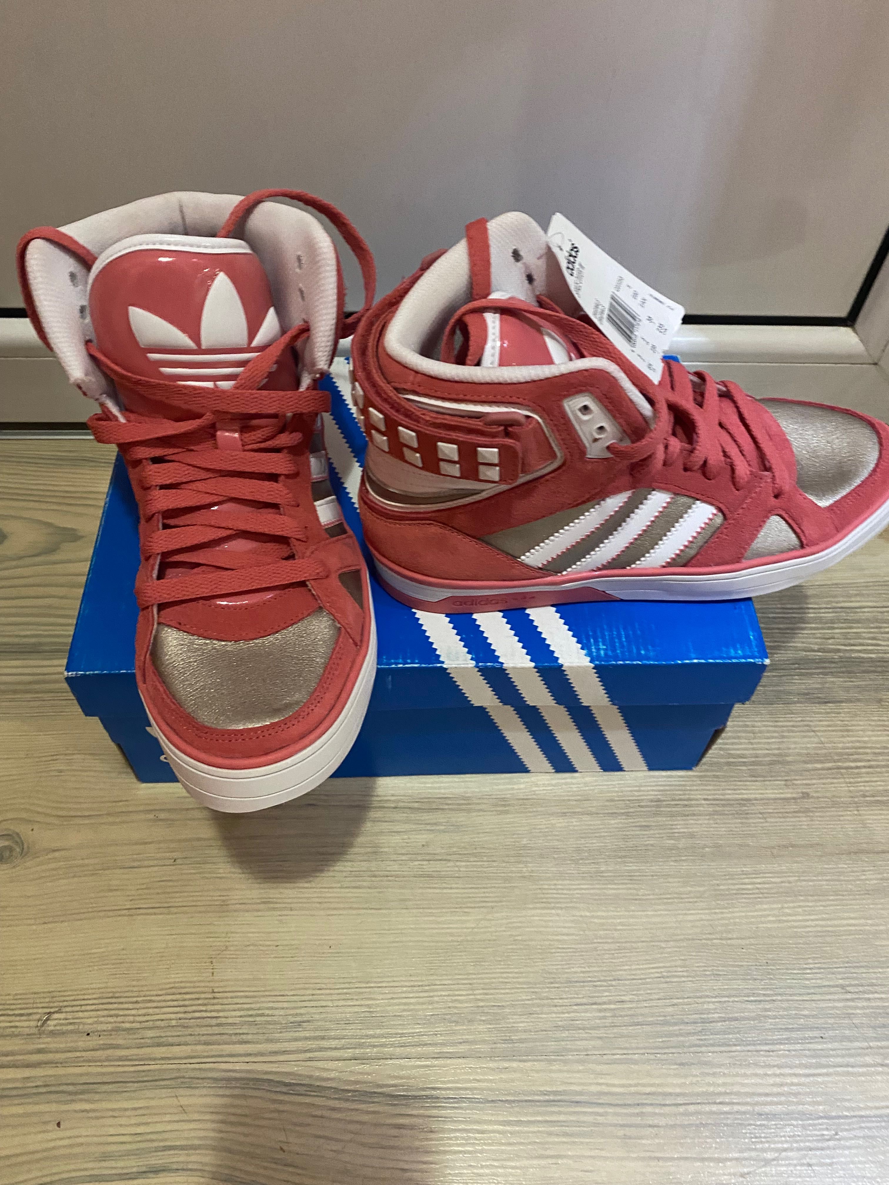Кецове adidas- дамски