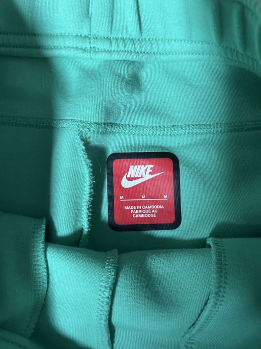 Trening nike tech verde