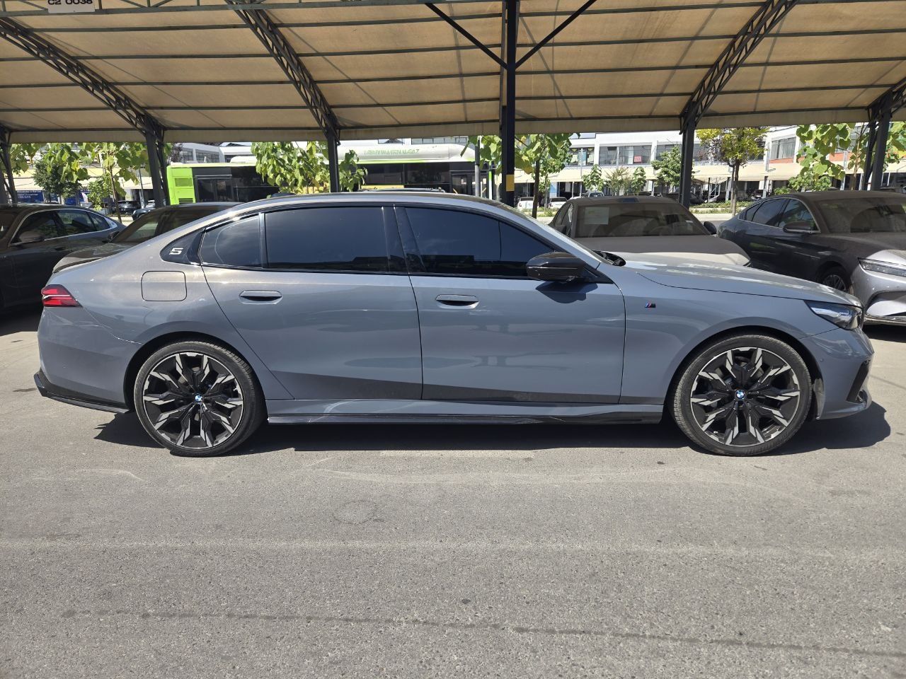 BMW i5 35L фулл 2024 йил
