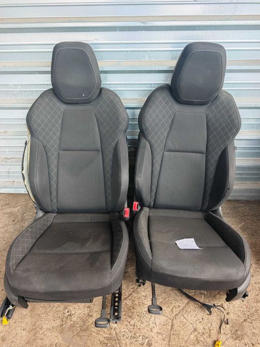 Текстилен салон седалки Skoda Karoq 2018г дефект Н697