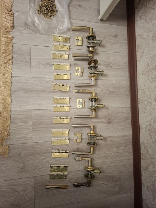 Ручки дверная ручка, петли, шпингалет