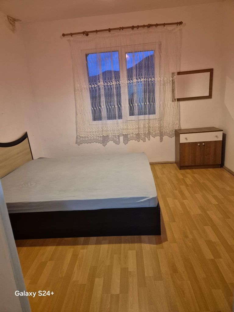 Дава се под наем Тристаен апартамент в Асеновград - 78 кв.м за 280.5 € - Снимка #4