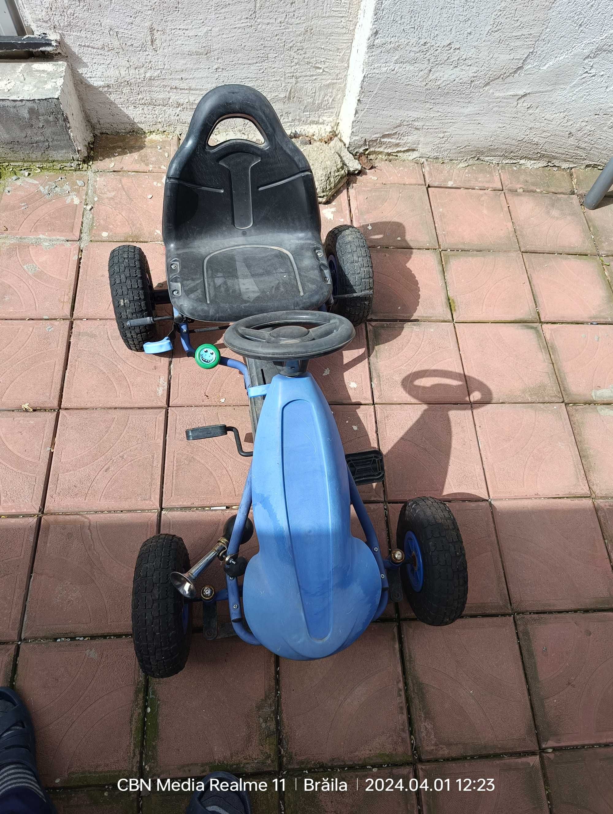 Kart 4-8ani,25kg greutatea maxima recomandata.