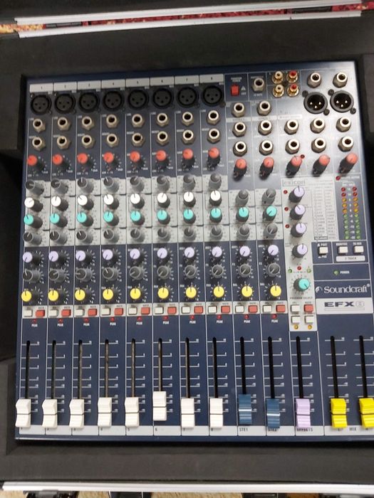 Продавам малък миксер марка Soundcraft 3 лентов еквалайзер