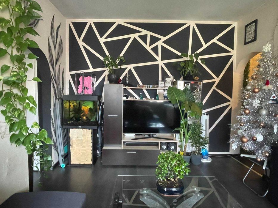 Дава се под наем Тристаен апартамент в София, Център - 70 кв.м за 700 € - Снимка #2