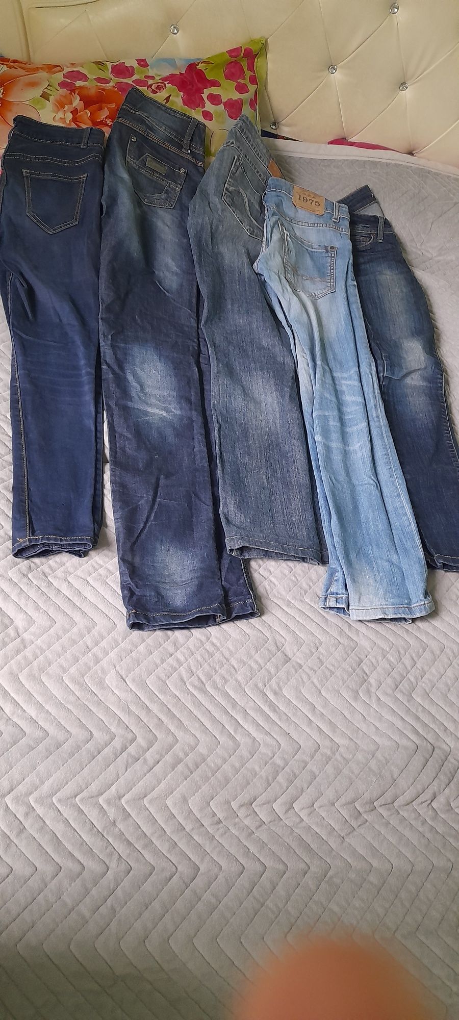 Джинсовые шорты,джинсы короткие и длинные  светлые и тёмные
