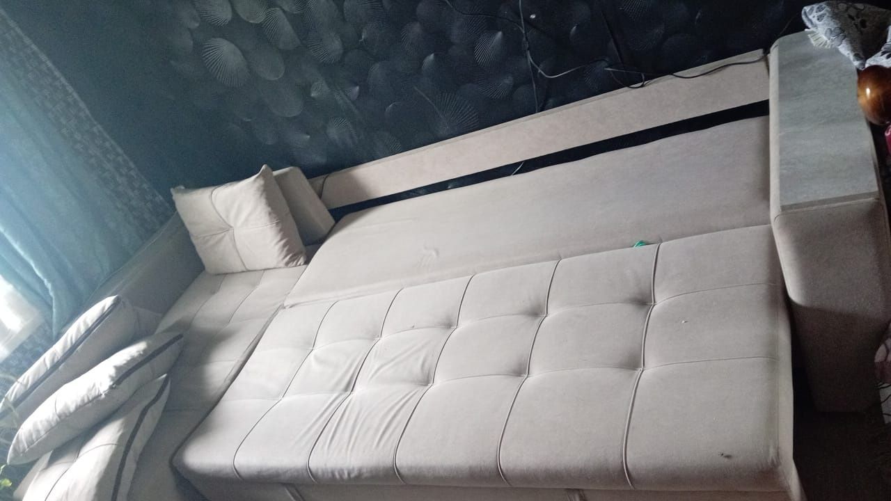 Продам диван срочно быстро