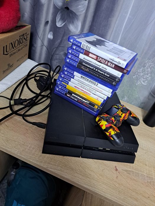Vând PlayStation 4 pro 1T