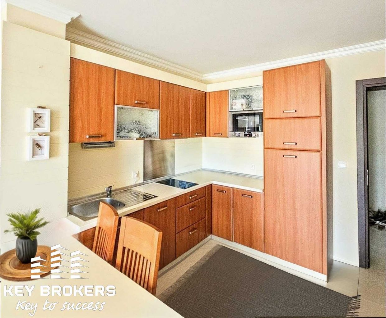 Продава се Многостаен апартамент в Поморие - 155 кв.м за 2388 €/кв.м - Снимка #1