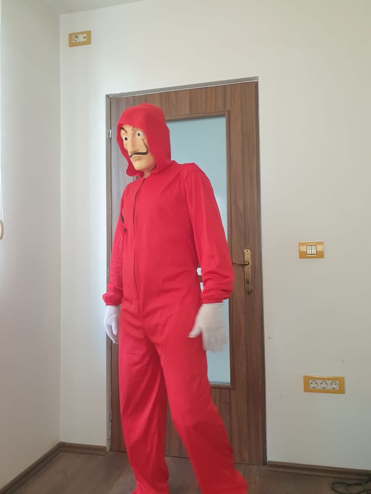 Vând costume La Casa De Papel și Squid Game 200 de lei setul complect