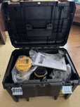 masina de frezat dewalt DCW604NT-XJ