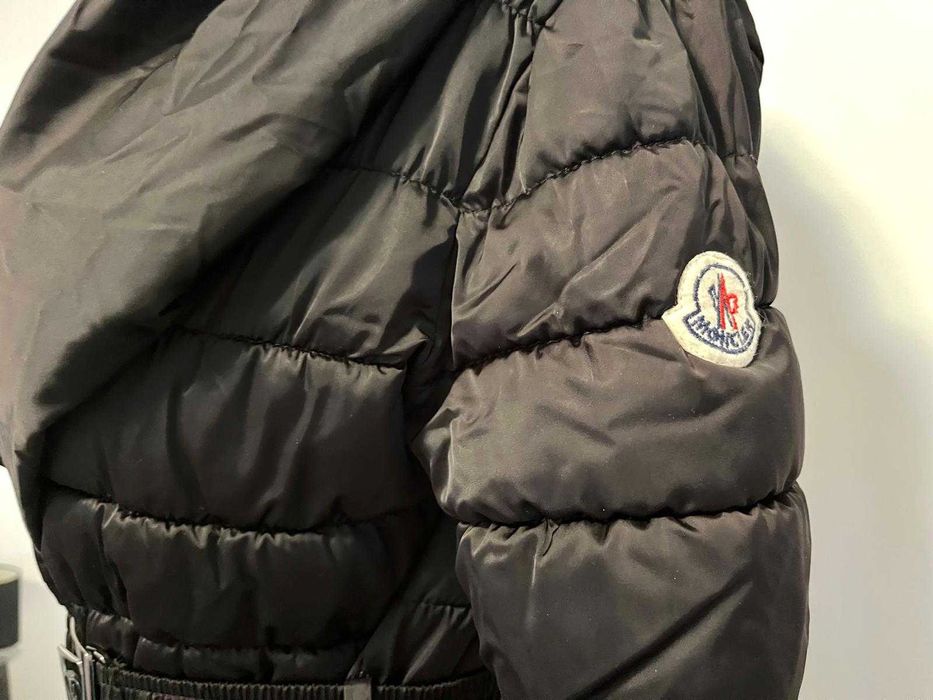 Geacă Moncler damă S, guler înalt, design de lux