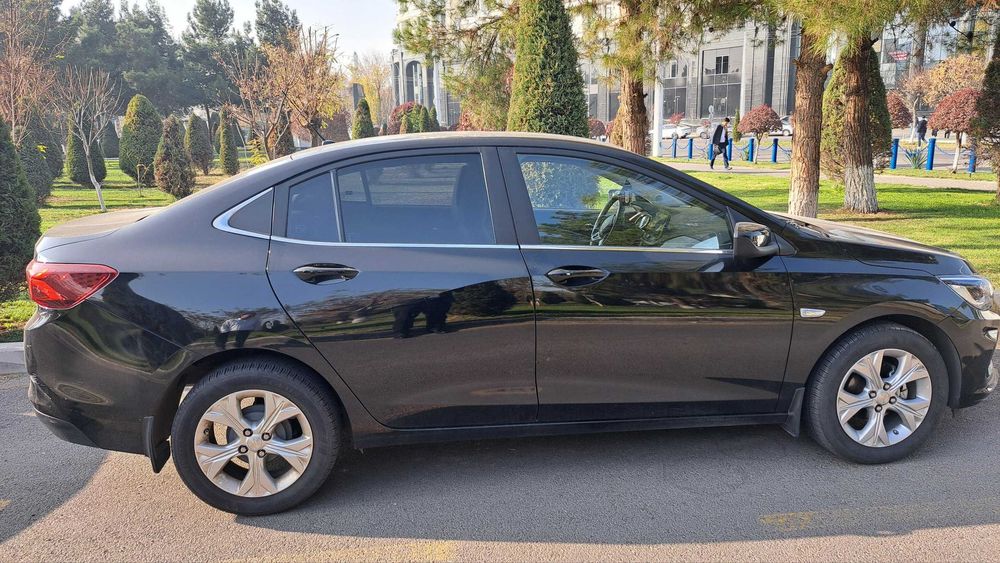 Chevrolet Onix Premier 1