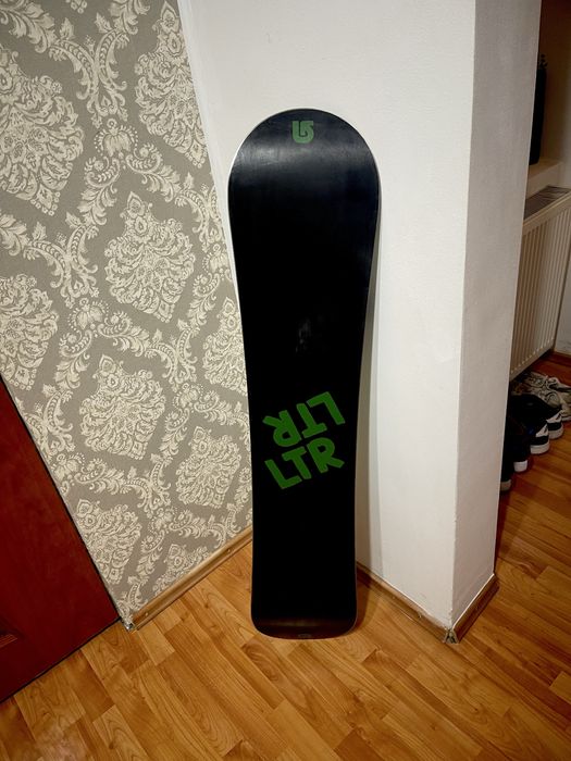 Placa snowboard 130 cm burton cu legaturi