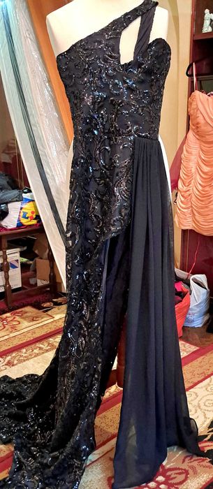 Rochie noua, din dantela cu trena