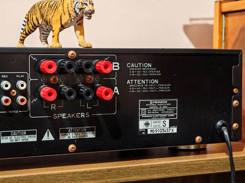 Pioneer A-301. Calitate si putere. Impecabil. Preț fix !