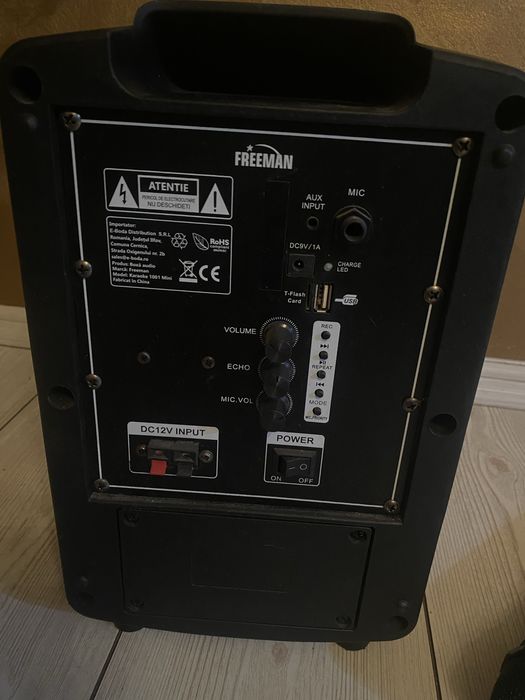 Boxa freeman,putere maxima 45W,aproape noua,in cutia originala,cu micr