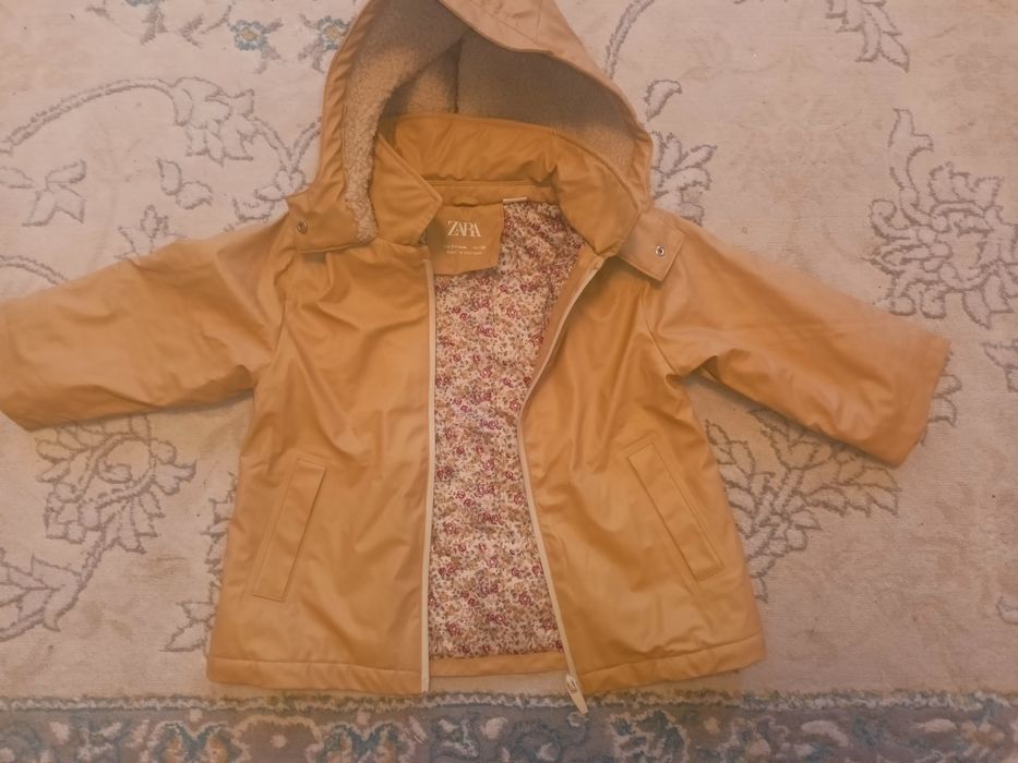 Демисезонная куртка на девочку