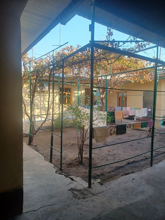 Srochna uy sotiladi 4.70 sotik