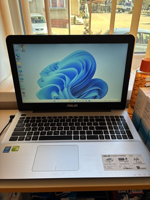 Продавам Лаптоп Asus 15 inch-като Нов!