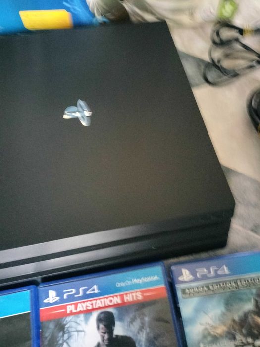 Consola Playstation 4 Pro ca noua ,la cutie