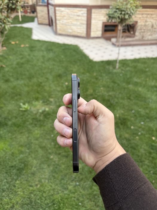 Iphone 16 pro black Titanium
