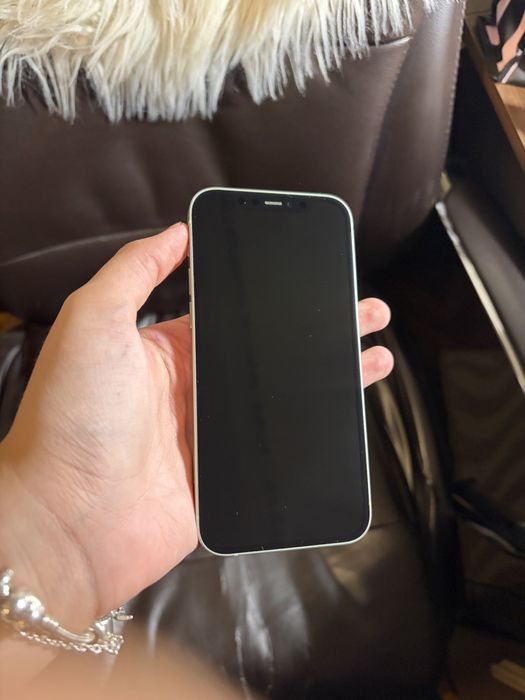 iPhone 12 – 64GB, 5G, Green