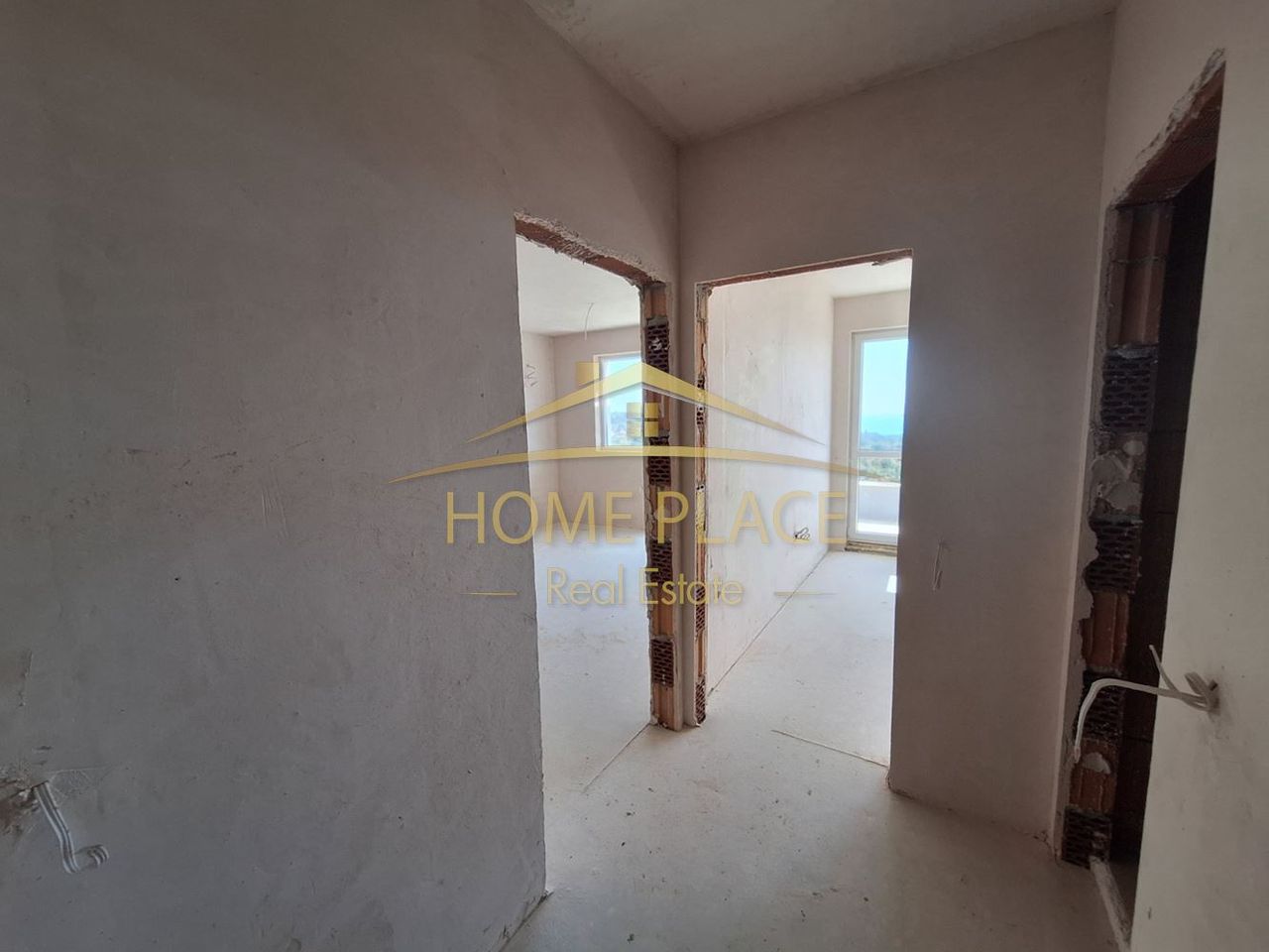 Продава се Двустаен апартамент в Варна, Виница - 55 кв.м за 1673 €/кв.м - Снимка #2