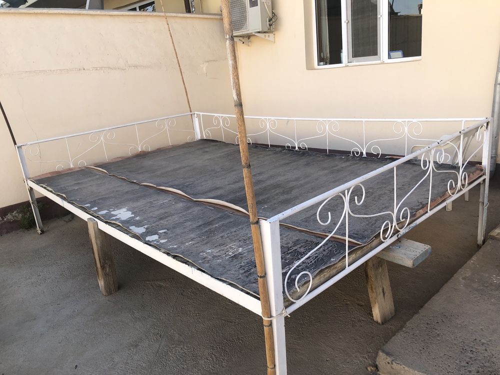 Кроват (тапчан) сотилади