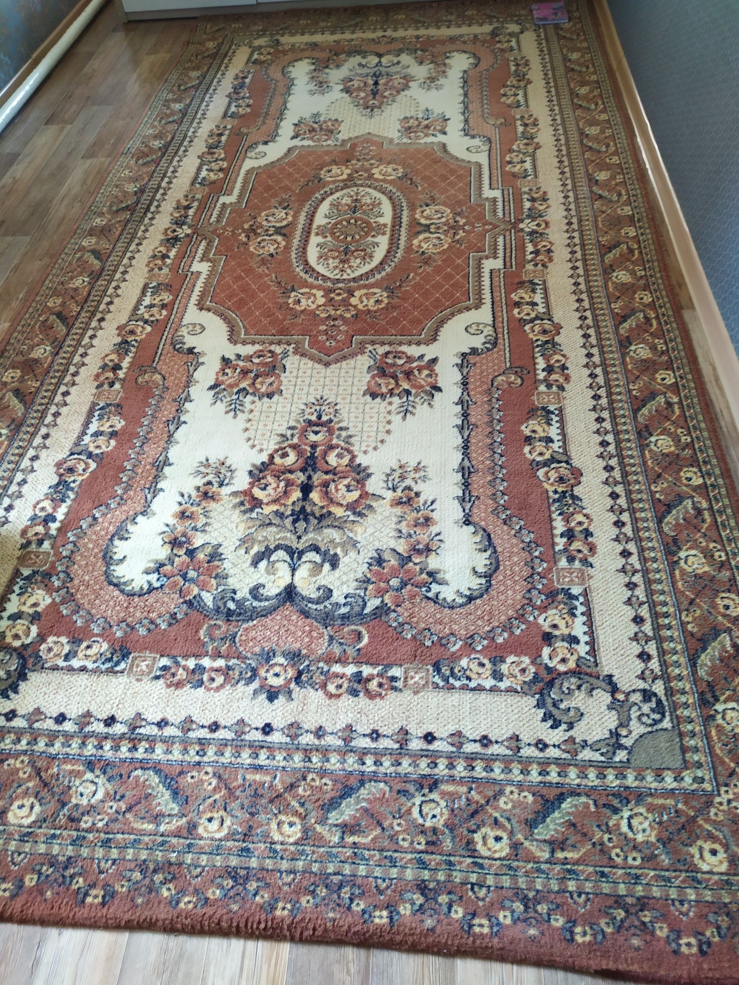 Ковер шерстяной.