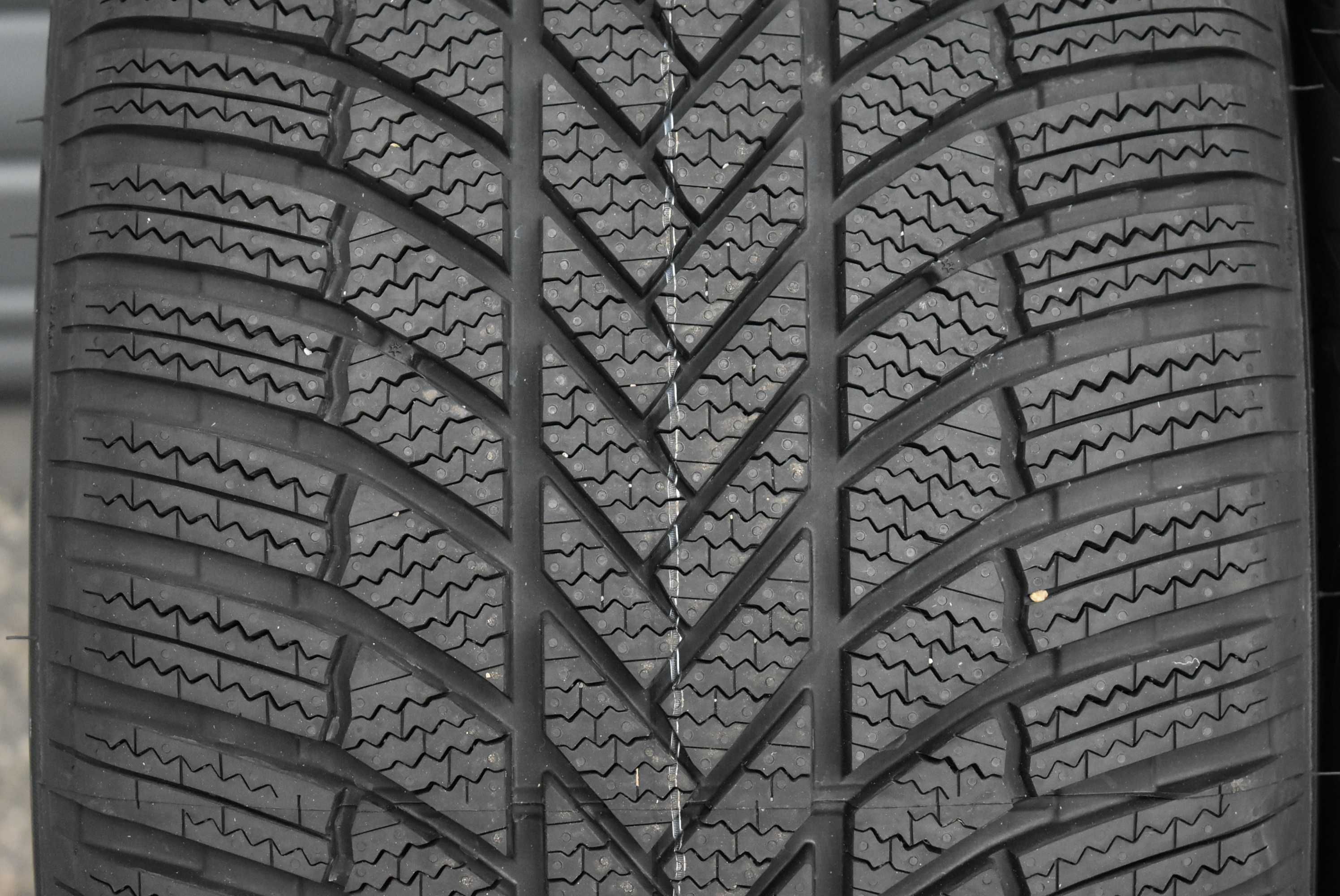 2бр. 275/45/21 Bridgestone нови