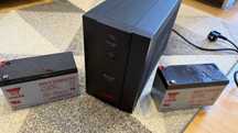 UPS APC BX1400U-GR 1400VA/700W cu baterii incluse + set de schimb