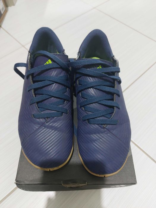 Детски футболни обувки adidas 33