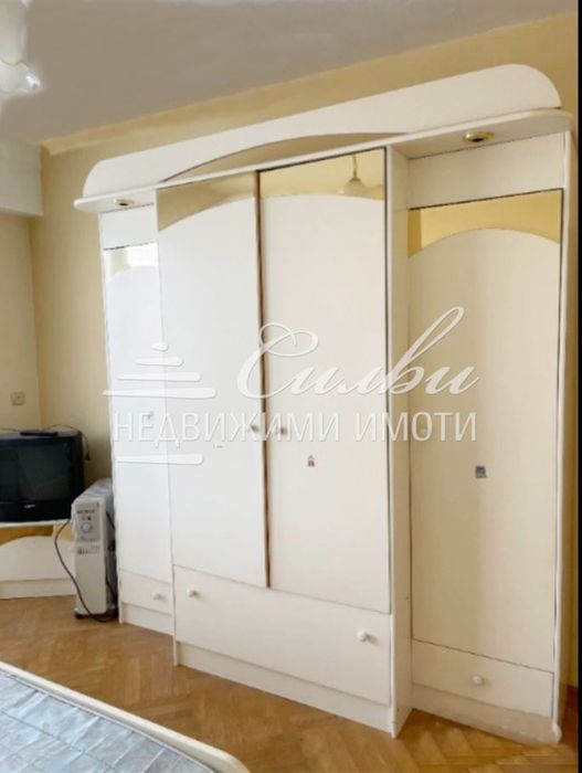 Двустаен апартамент - кв. Тракия!