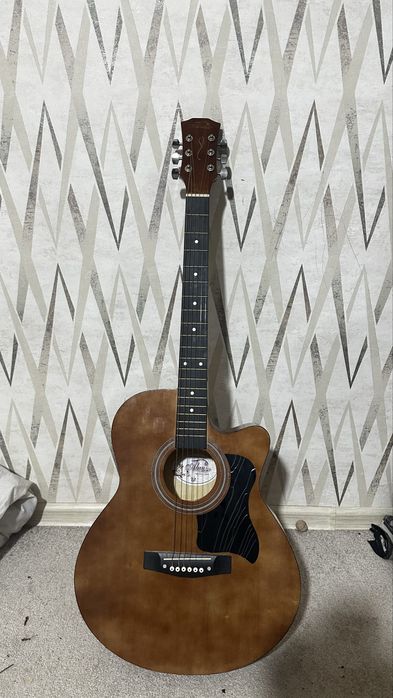 продам гитара срочно новый