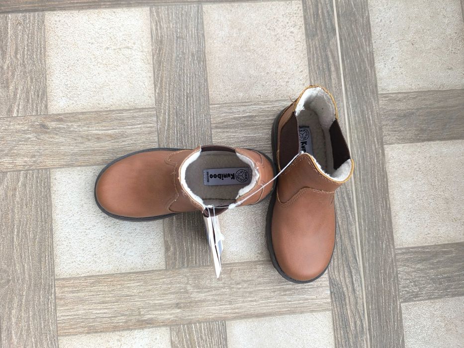 Чисто нови боти за момче