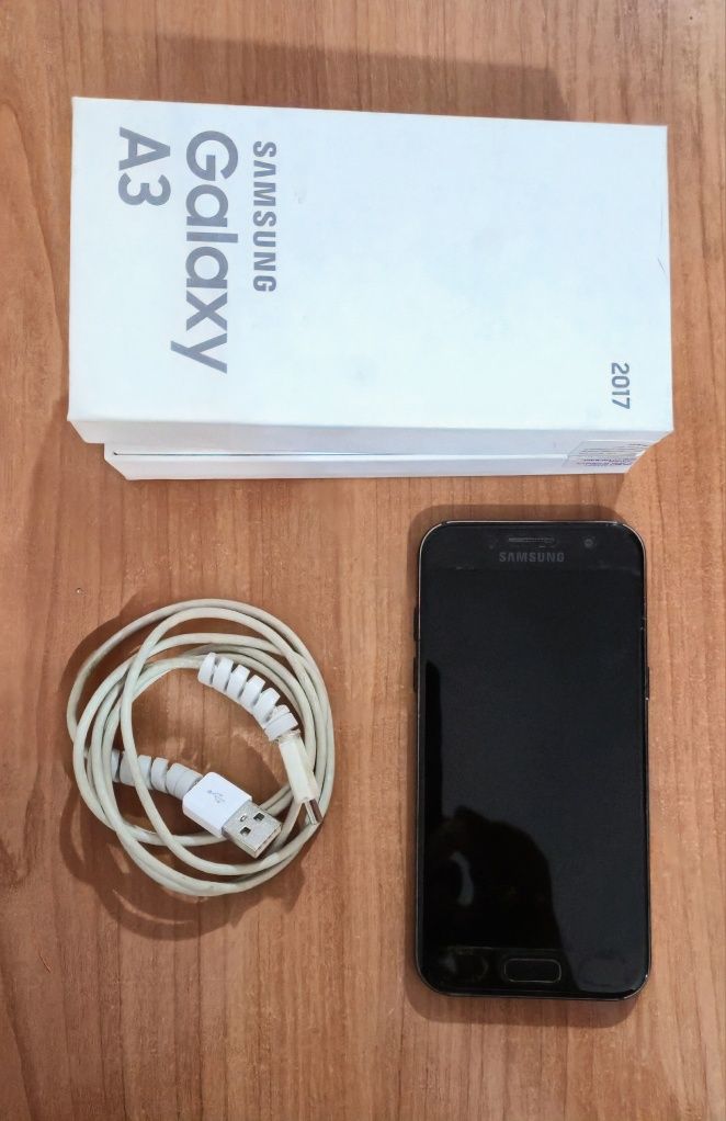 Продавам  Samsung GalaxyA3