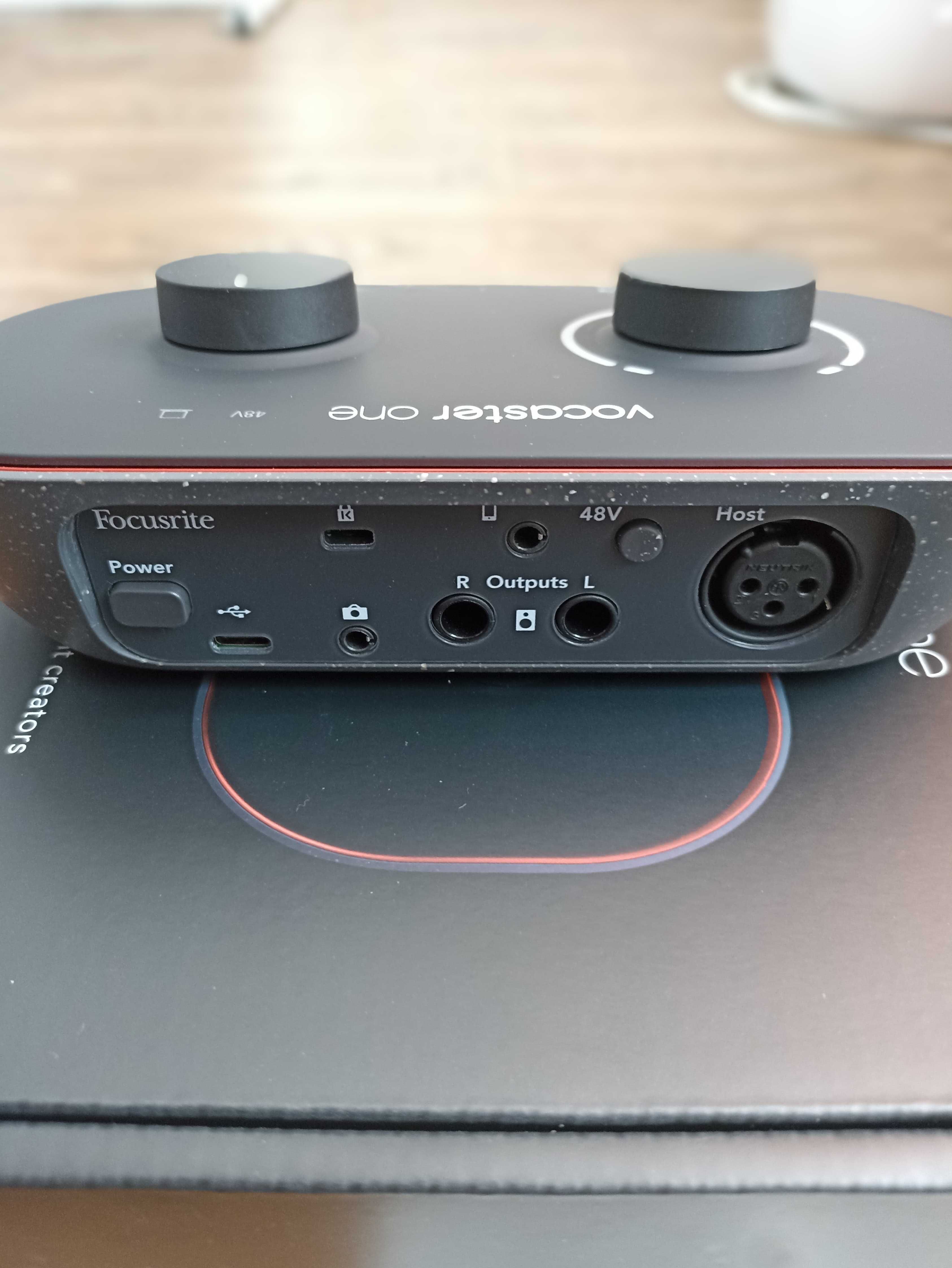 Focusrite Vocaster One. Interfata audio podcast/home studio Produs NOU