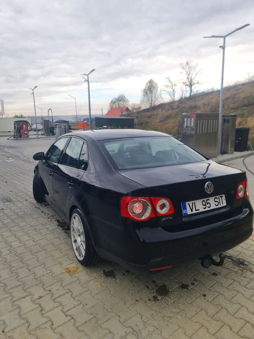 Vând Volkswagen Jetta 1.9