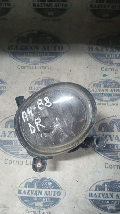proiector dreapta audi a4 b8 2012