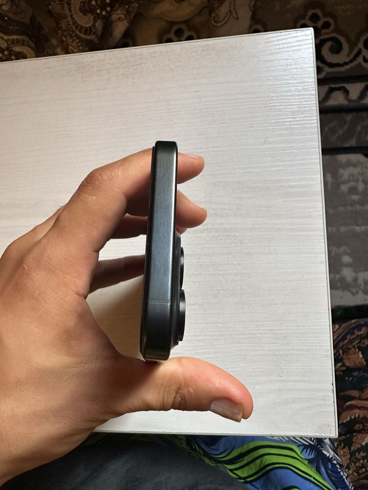 Iphone 15 pro max sim