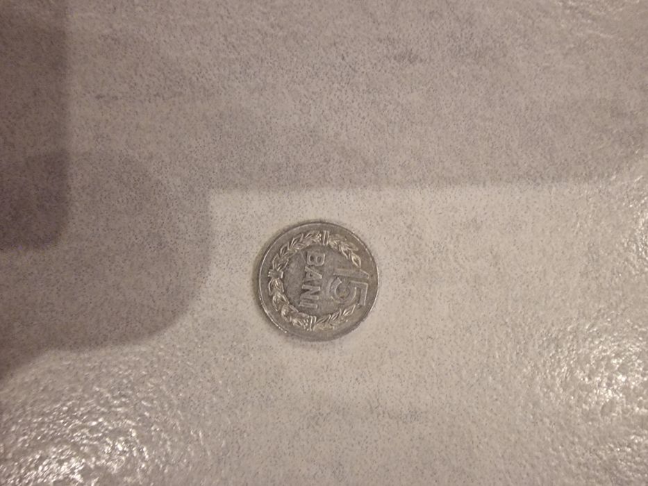 15 banuti anul 1975