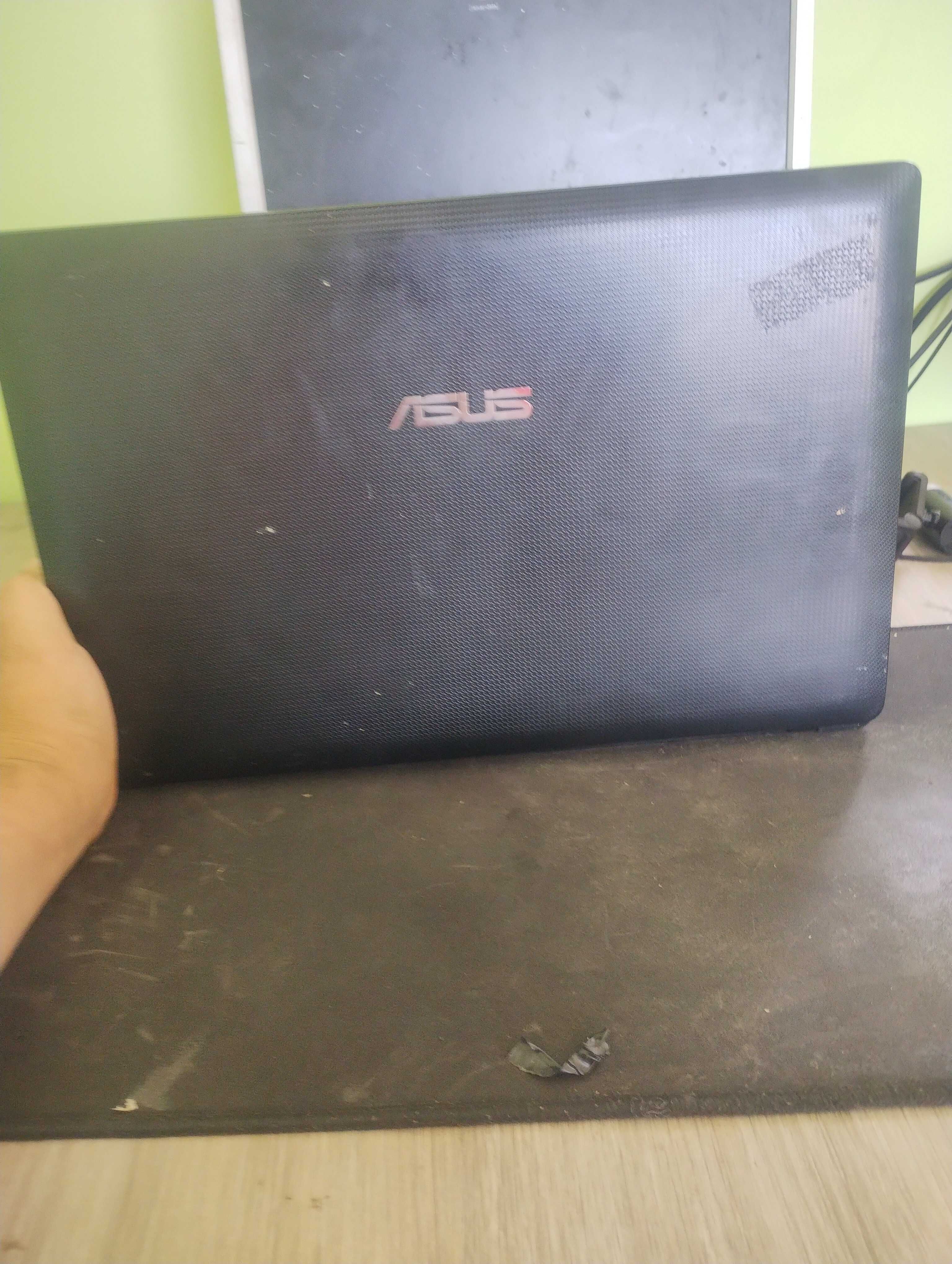 Лаптоп Asus без рам