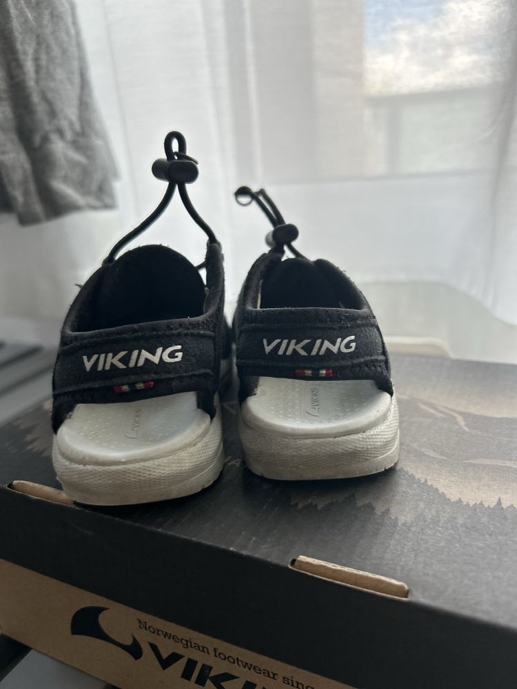 Обувки и сандали Viking