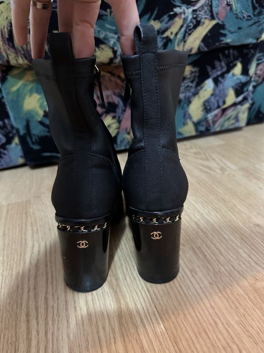 Botine Chanel negre