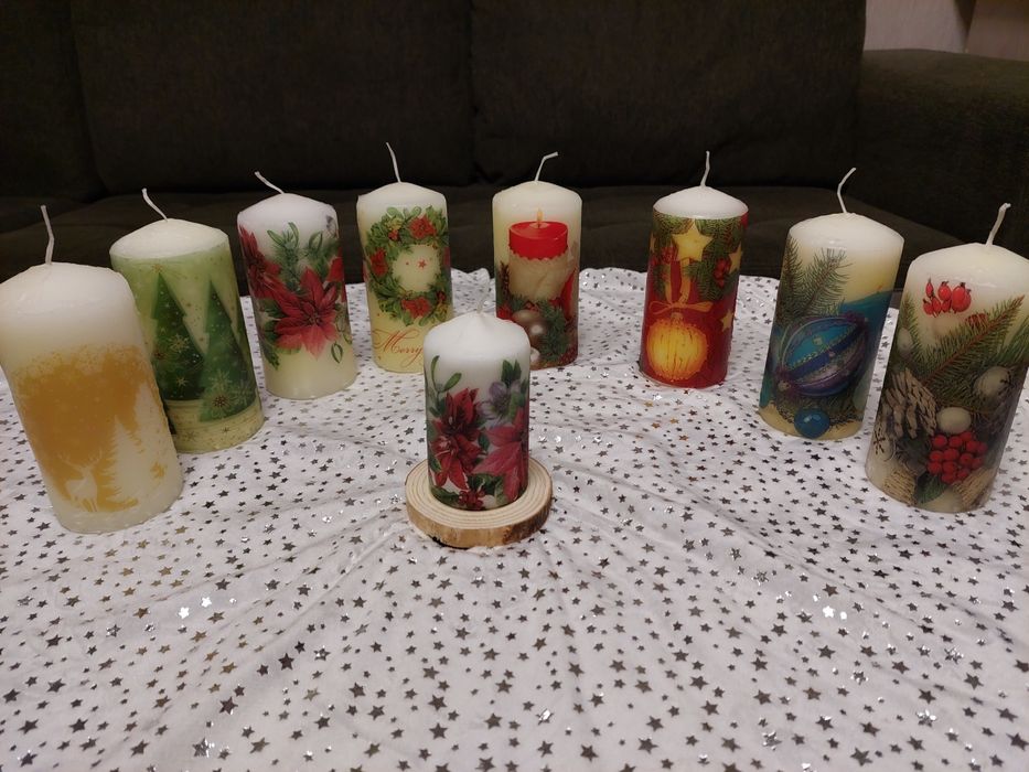 Коледни свещи и елхички