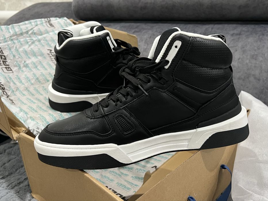 Продам мужские кроссовки active baden