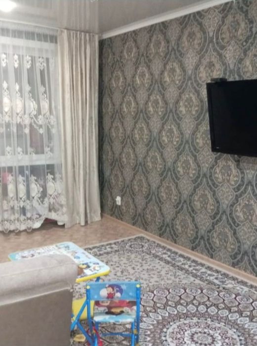 2 комнатная  квартира  район  Байтерека новой планировки  17900