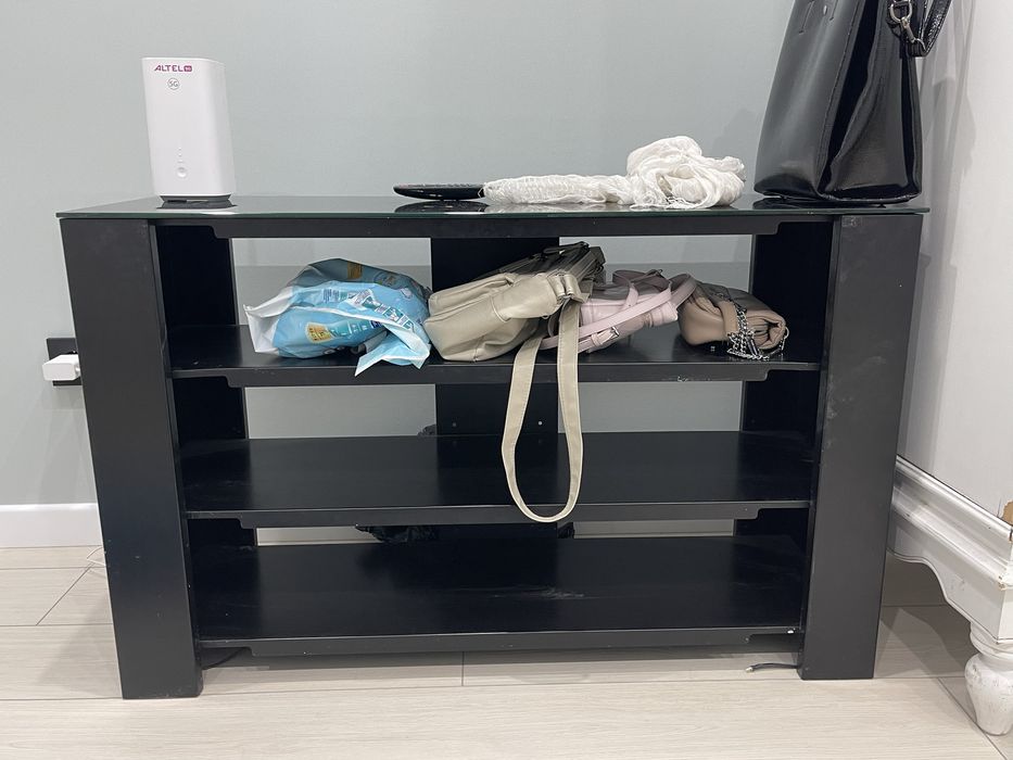 Продам тумбу под теливизор металическую