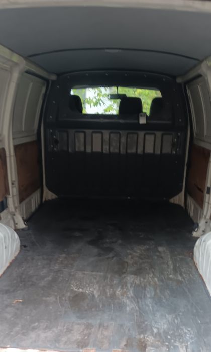 Închiriez dubă de transport marfă